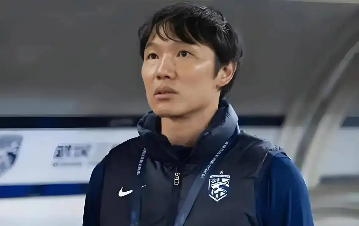 星空体育app关于转会期体能课后，武汉三镇回应争议备战社区盾，话题不断，赛程密集仍需轮换的信息