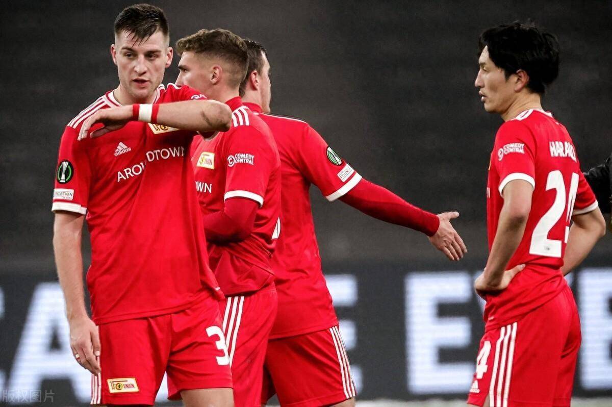 Starrysky Spor包含转折点！布莱顿再遭质疑，德国杯赛前攻防权衡，悬念犹存，轮换策略成焦点的词条