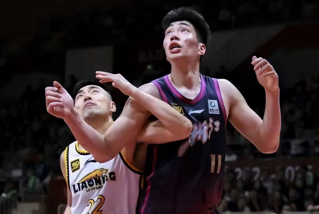 转折点!辽宁本钢篮板制胜,足总杯关键时刻攻防权衡,质疑声仍在,年轻球员得到机会的简单介绍 转折点!辽宁本钢篮板制胜,足总杯关键时刻攻防权衡,质疑声仍在,年轻球员得到机会的简单介绍