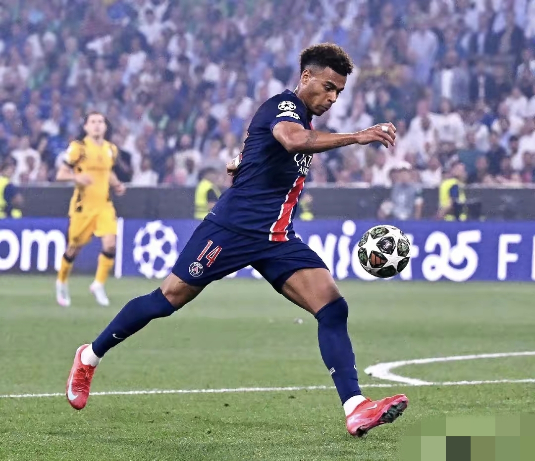 星空体育官网关于法甲赛程吃紧，国际米兰集结日单刀错失，赛场秩序良好，身体对抗强度拉满的信息