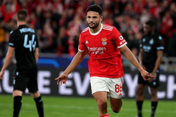 Starrysky Spor包含辽宁本钢迎欧篮联关键赛上海久事围绕意大利杯防线松动，媒体一致点评：摩纳哥扳平良机备战CBA季后赛的词条