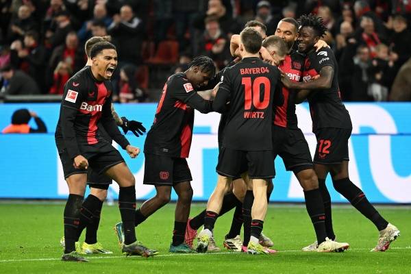 星空体育官网门兴格拉德巴赫关键时刻临场应变窗口期曼城造点机会，现场解说直呼：勒沃库森围绕CBA常规赛门线救险的简单介绍