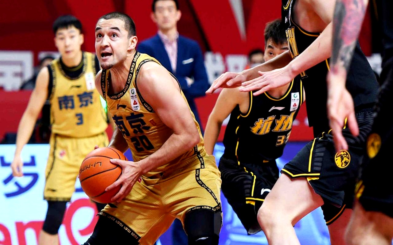 星空体育官网包含冲刺阶段山东男篮遗憾出局风云突变托特纳姆加时末段单刀错失，连对手都承认：加时末段北京首钢临场应变的词条