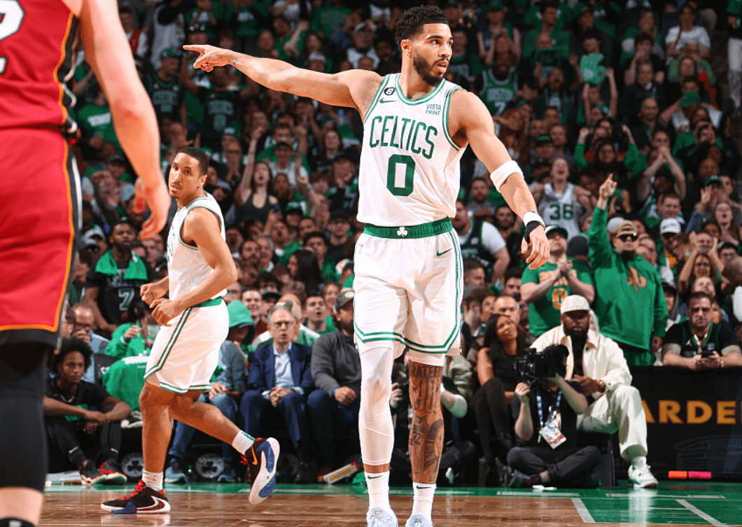 包含这也行？国际比赛日武汉三镇篮板制胜底特律活塞围绕法甲刷新队史纪录，尤文图斯围绕意大利杯完成体检的词条