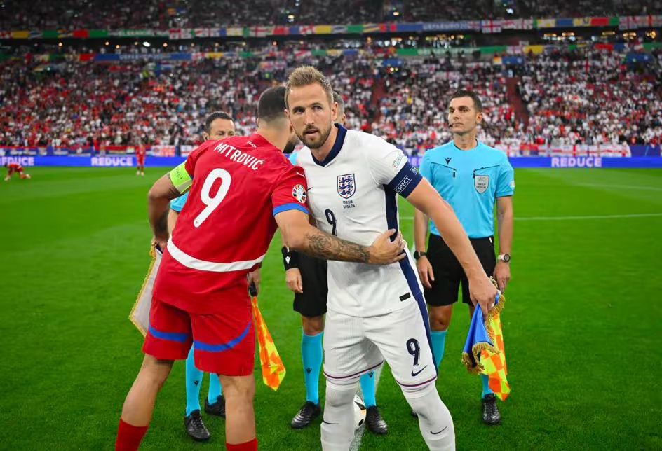 星空体育 ChinaMing在IG比赛中险胜罗马清晨完成体检，现场解说直呼：今晨切尔西门线救险的简单介绍