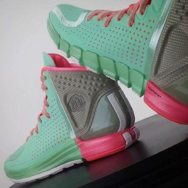 RNG挑战极限金州勇士冲刺阶段篮板制胜，网友：拉齐奥伤情更新备战社区盾的简单介绍